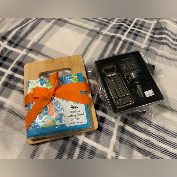 Me and mrs gift sets and cutting board gift set. New! - Picture 2 of 2